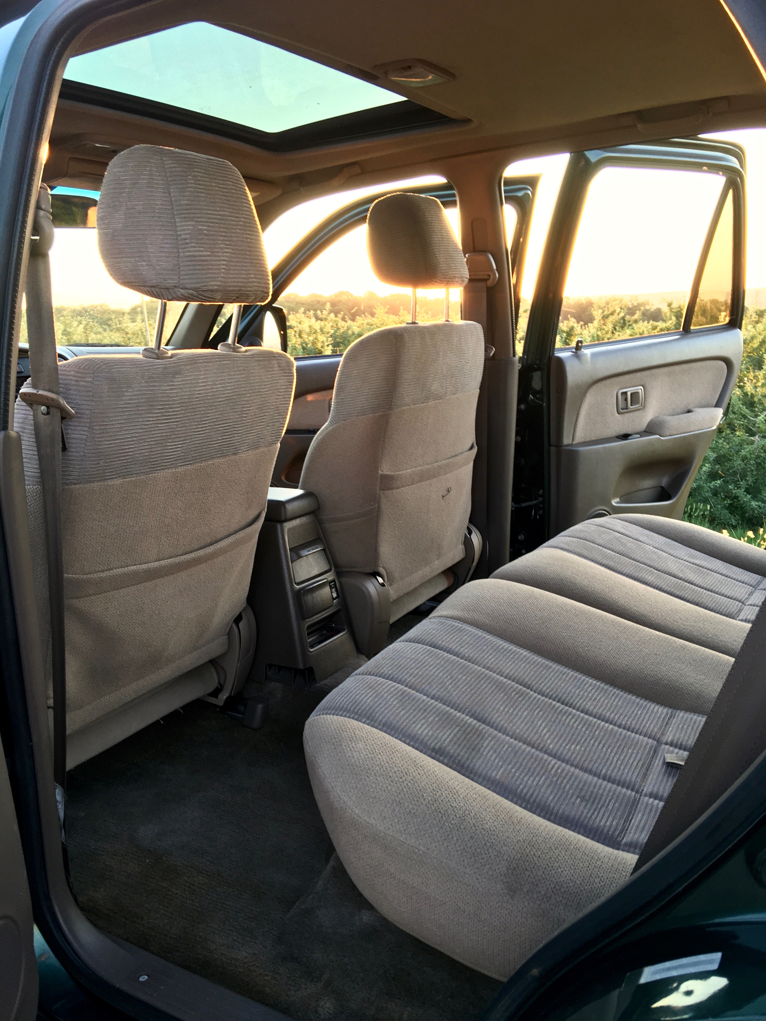 2000 Toyota 4Runner 3.4L V6 4WD 5 Speed Manual 129K - 3rd Gen - Our Pro Recon - New Clutch, Timing Belt and Waterpump, New Valve Cover Gaskets, New Spark Plugs, New Alternator, New Radiator, New Muffler and Tailpipe, New Rear Coil Springs, New Rear Shocks, New Brakes, New Tires, Frame Descaling, Applied Rust Converter Rust Mort, Sealed Frame with Fluid Film, New Bumpers - Beautiful Engine - has No Leaks — photo 30